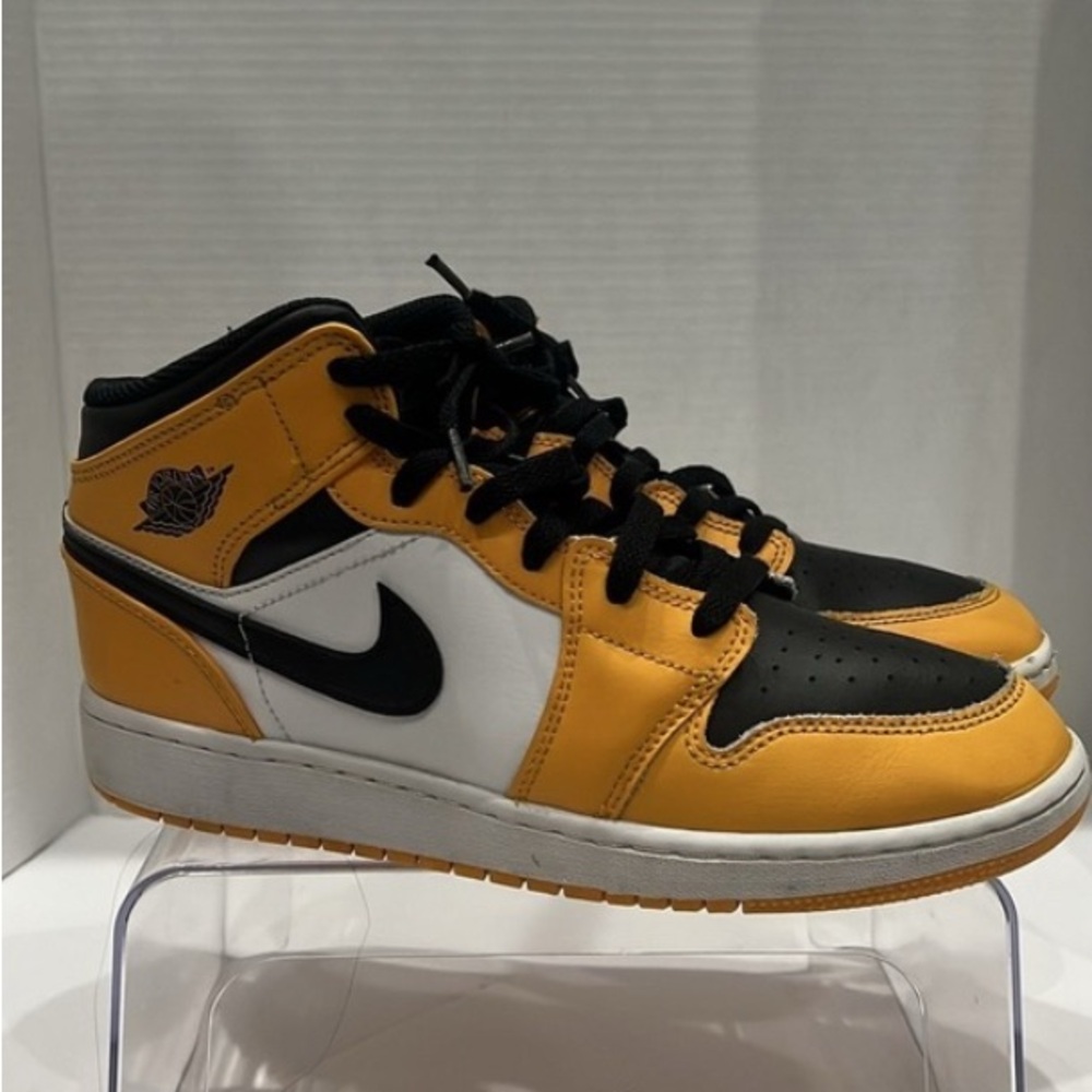 Nike Air Jordan 1 Mid Taxi Yellow White Black‎ Youth Size 7